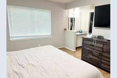 402 Lyndale Drive, Highlands, TX 77562 - Photo 19