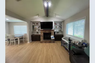 402 Lyndale Drive, Highlands, TX 77562 - Photo 13