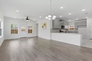 2811 Bowlin Leaf Ln, Houston, TX 77014 - Photo 9
