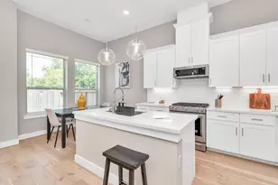 305 Queen Sude Ln, Houston, TX 77091 - Photo 7
