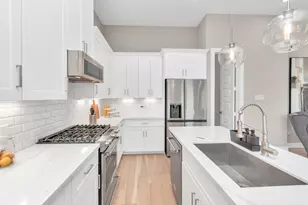 305 Queen Sude Ln, Houston, TX 77091 - Photo 11