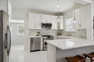2231 Singleton St, Houston, TX 77008 - Photo 9