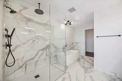 1711 Allen Parkway #1805, Houston, TX 77019 - Photo 11