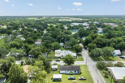 401 Bowie Street, Hallettsville, TX 77964 - Photo 43