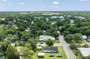 401 Bowie St, Hallettsville, TX 77964 - Photo 43