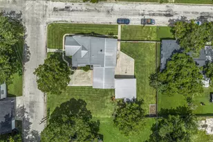 401 Bowie St, Hallettsville, TX 77964 - Photo 35