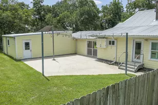 401 Bowie St, Hallettsville, TX 77964 - Photo 31