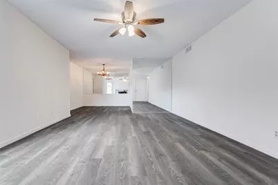 9700 Leawood Boulevard #201, Houston, TX 77099 - Photo 5