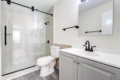 9700 Leawood Boulevard #201, Houston, TX 77099 - Photo 15