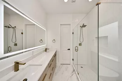 431 Neyland Street, Houston, TX 77022 - Photo 19