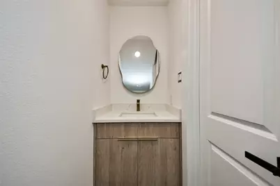 431 Neyland Street, Houston, TX 77022 - Photo 31