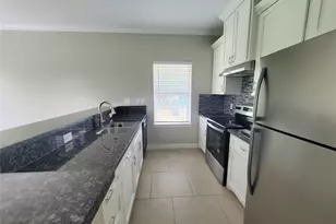 501 E Davis St, Conroe, TX 77301 - Photo 5