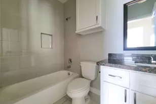 501 E Davis St, Conroe, TX 77301 - Photo 13