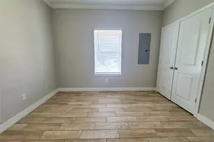 501 E Davis St, Conroe, TX 77301 - Photo 9