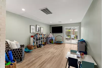 10619 Cranbrook Road, Houston, TX 77042 - Photo 17