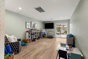 10619 Cranbrook Rd, Houston, TX 77042 - Photo 17