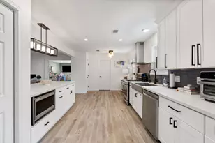 10619 Cranbrook Rd, Houston, TX 77042 - Photo 13