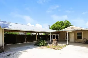 5322 S Zarzamora St, San Antonio, TX 78211 - Photo 5