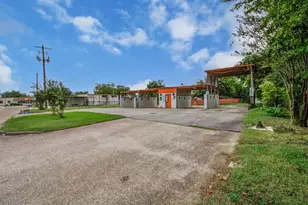 1701 Lee Dr, Baytown, TX 77520 - Photo 23