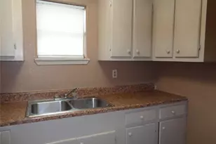 310 S Avenue D, Freeport, TX 77541 - Photo 3