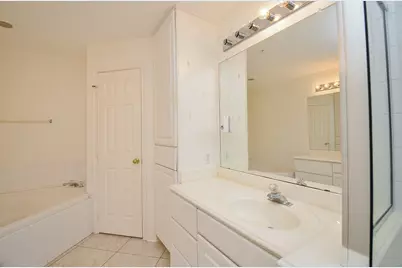 2710 Grants Lake Boulevard #I-4, Sugar Land, TX 77479 - Photo 27