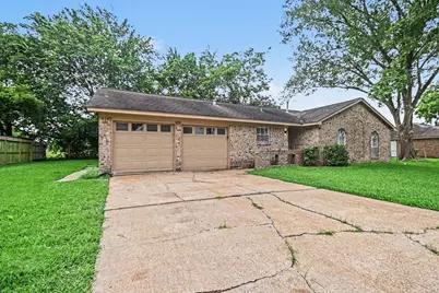 1917 Coupland Drive, La Porte, TX 77571 - Photo 3
