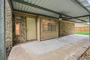 1917 Coupland Dr, La Porte, TX 77571 - Photo 15