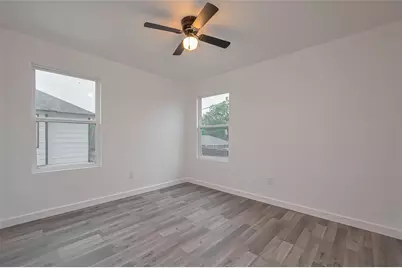 9005 Hilda Street, Houston, TX 77033 - Photo 9
