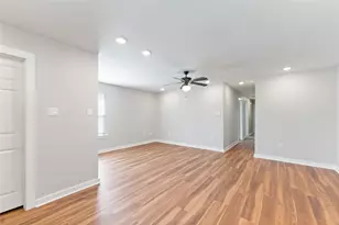 8617 Clarington St, Houston, TX 77016 - Photo 9