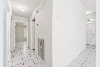 9619 E Withers Way Circle, Houston, TX 77065 - Photo 33