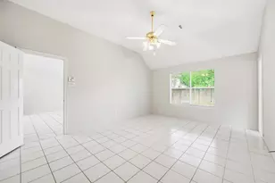 9619 E Withers Way Cir, Houston, TX 77065 - Photo 11