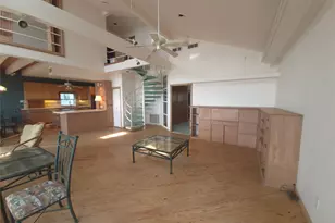 1823 Port O' Call St, Tiki Island, TX 77554 - Photo 23