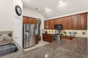 130 N Archwyck Cir, The Woodlands, TX 77382 - Photo 13