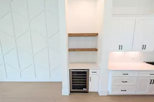 835 W 25th St, Houston, TX 77008 - Photo 13