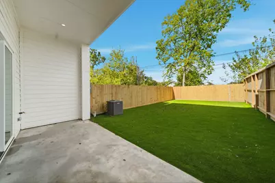 835 W 25th Street, Houston, TX 77008 - Photo 3