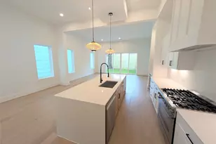 835 W 25th St, Houston, TX 77008 - Photo 15