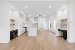 835 W 25th St, Houston, TX 77008 - Photo 9