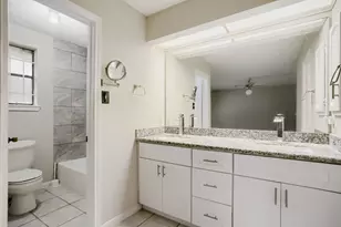 10103 Inwood Shadows St, Houston, TX 77088 - Photo 17