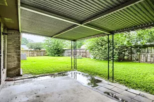 10103 Inwood Shadows St, Houston, TX 77088 - Photo 27