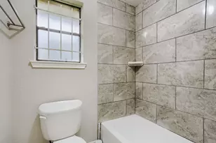 10103 Inwood Shadows St, Houston, TX 77088 - Photo 19