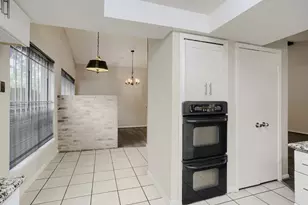 10103 Inwood Shadows St, Houston, TX 77088 - Photo 11