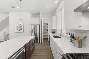 2704 Grand Fountains Dr, Houston, TX 77054 - Photo 11