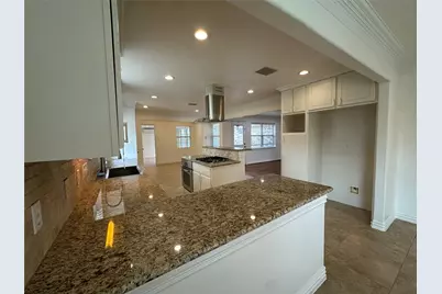 8522 Westview Drive, Houston, TX 77055 - Photo 9