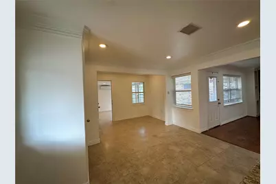 8522 Westview Drive, Houston, TX 77055 - Photo 11