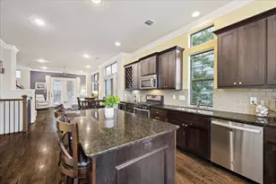 1110 W 25th St, Houston, TX 77008 - Photo 11