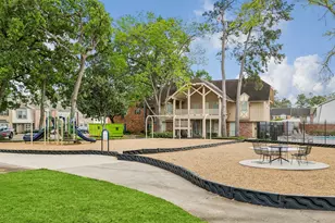 12751 Huntingwick Dr, Houston, TX 77024 - Photo 25