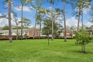 12751 Huntingwick Dr, Houston, TX 77024 - Photo 27