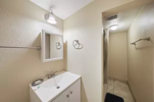 10338 Norvic St, Houston, TX 77029 - Photo 11