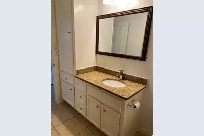 5136 Mallow Street #B, Houston, TX 77033 - Photo 9