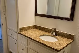 5136 Mallow St, Houston, TX 77033 - Photo 9